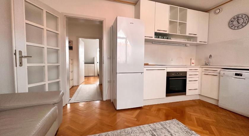 Charming City Loft Apartment Любляна Экстерьер фото